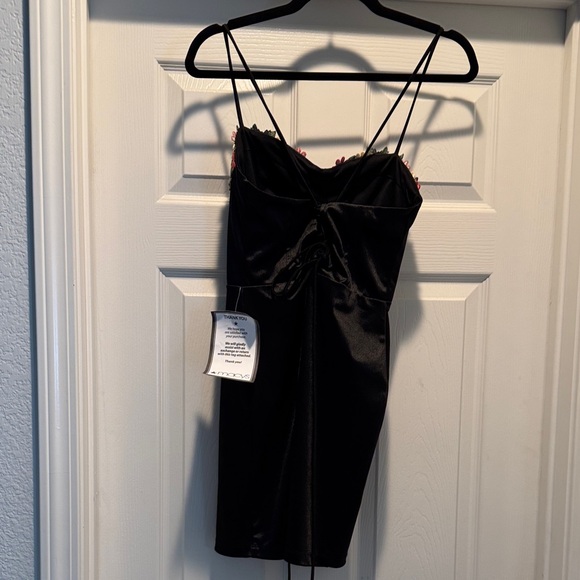 Speechless Bodycon Black With Embroidered Roses Lace-up Back Dress XS NWT - Picture 6 of 9